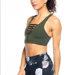 Never worn Dark green stewpot sports bra!